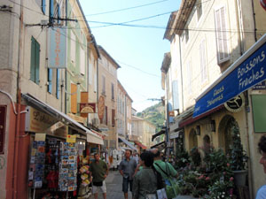 http://www.mackharry.com/~weblog/images/Vaison_20120729_02.jpg